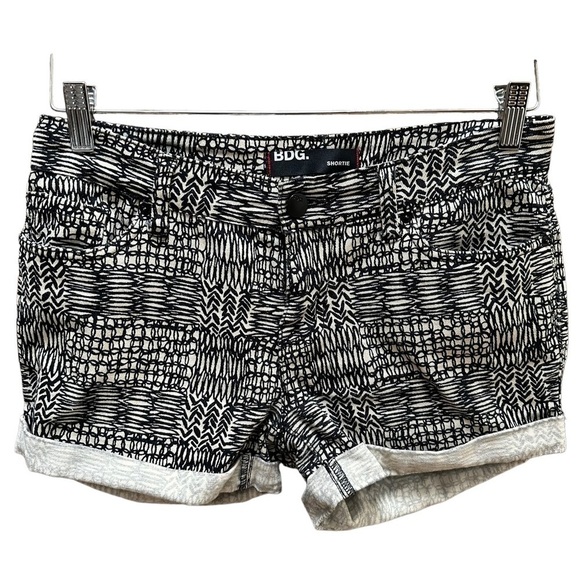 BDG Urban Outfitters Denim Shorts Cream Black Cuffed‎ Shortie Women's Size 26 - Picture 1 of 4